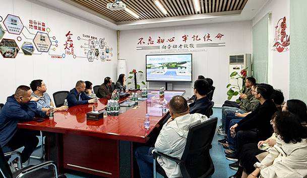 交流互鉴 共促发展｜国家市场监督管理总局计量司组织各地市计量处室到访鸿嘉利参观学习(图2)